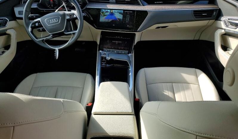 
								2024 Audi Q8 full									