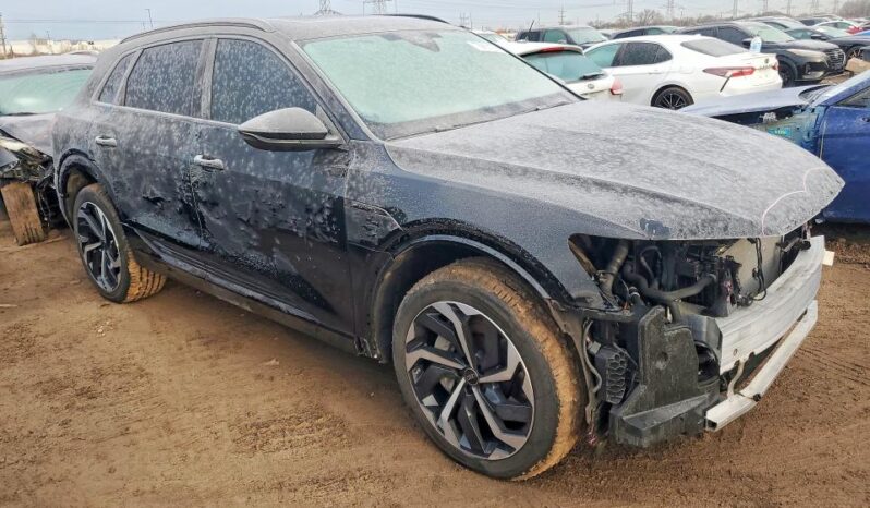 
								2024 Audi Q8 full									