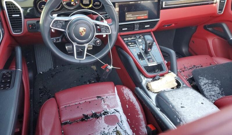 
								2021 Porsche Cayenne full									