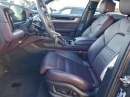
										2024 Porsche Cayenne full									