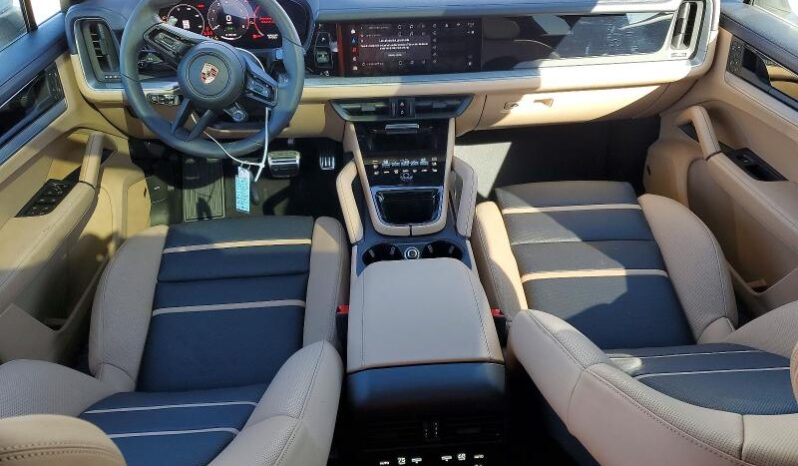 
								2025 Porsche Cayenne full									