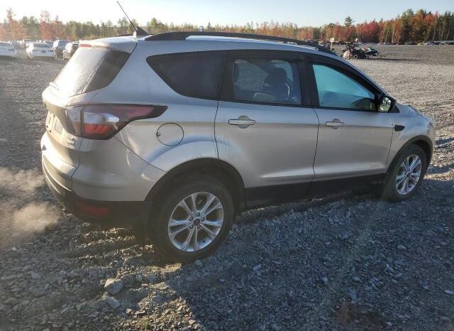
								2018 Ford Escape se full									