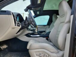 
										2022 Porsche Cayenne full									