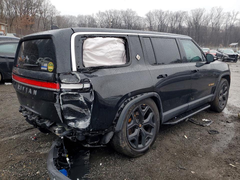 2023 Rivian R1s