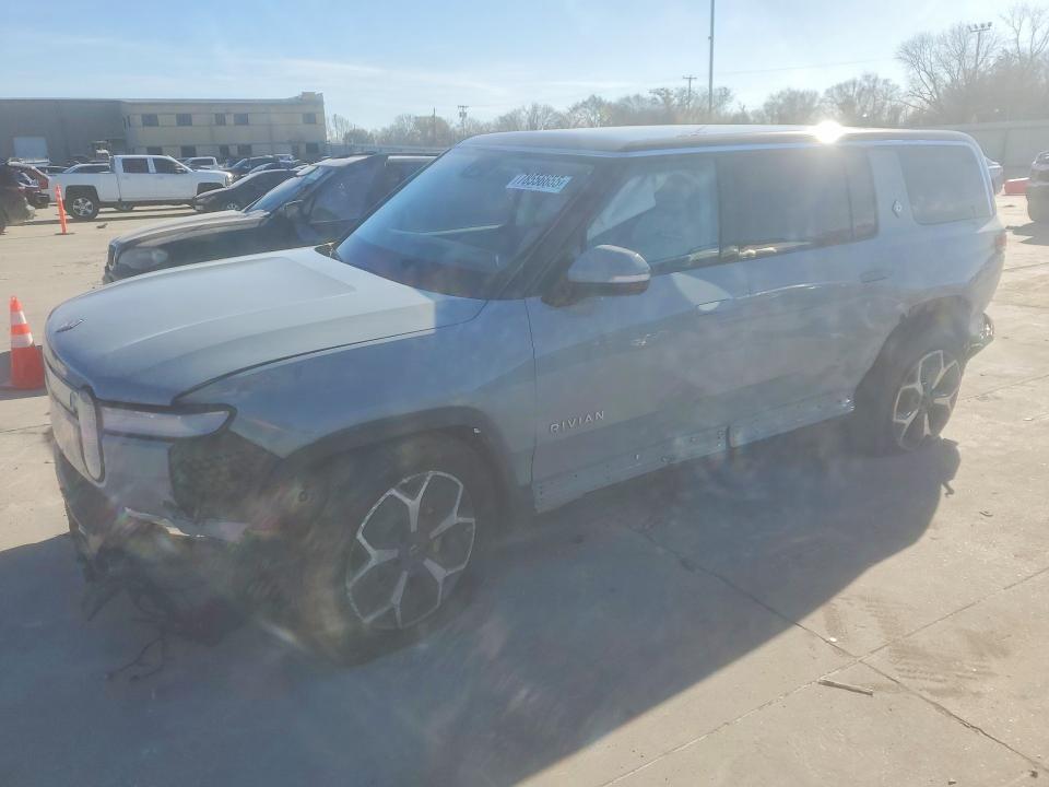 2024 Rivian R1s