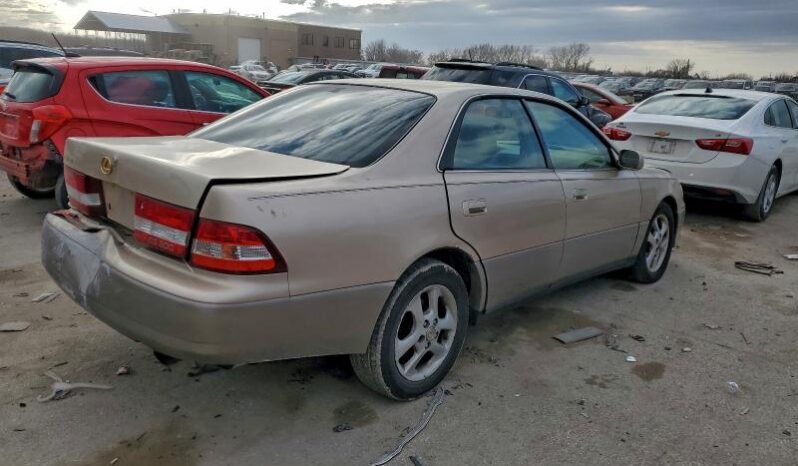 
								2000 Lexus Es 300 full									