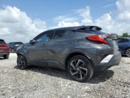 
										2021 Toyota C-hr full									
