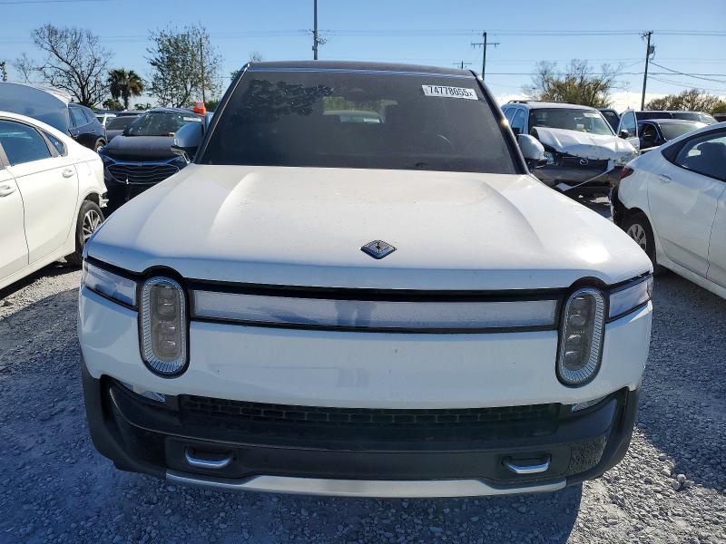 2023 Rivian R1s