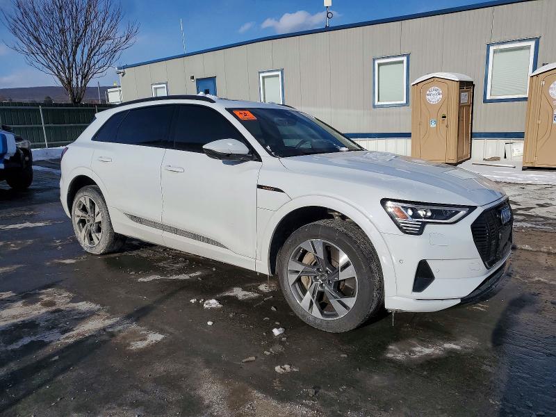 2022 Audi E-tron
