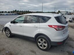 
										2015 Ford Escape se full									