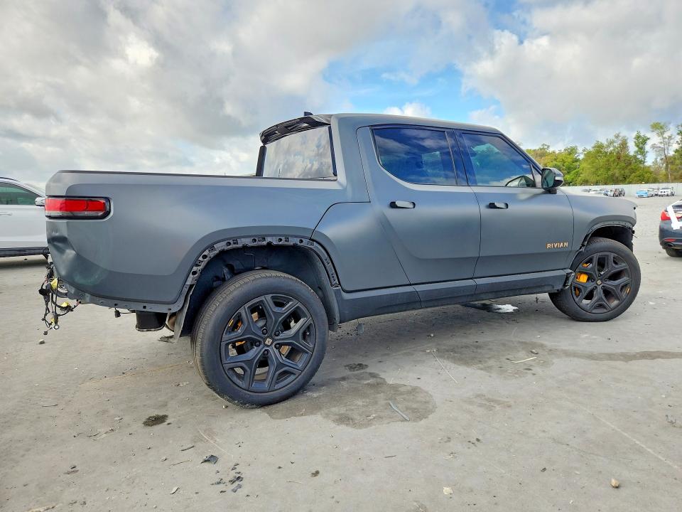 2023 Rivian R1t