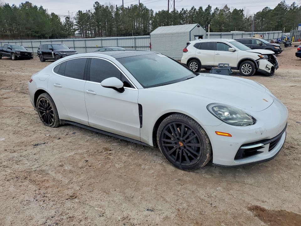 2017 Porsche Panamera