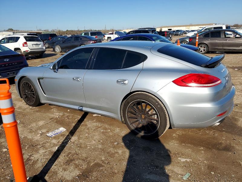 2016 Porsche Panamera