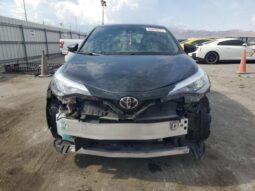 
										2021 Toyota C-hr full									