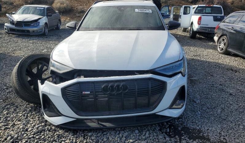 
								2022 Audi E-tron full									