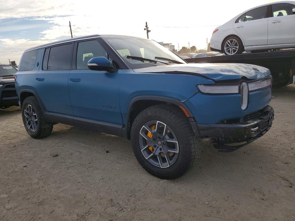 2023 Rivian R1s