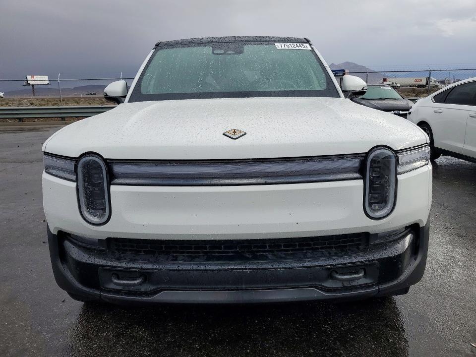 2022 Rivian R1s