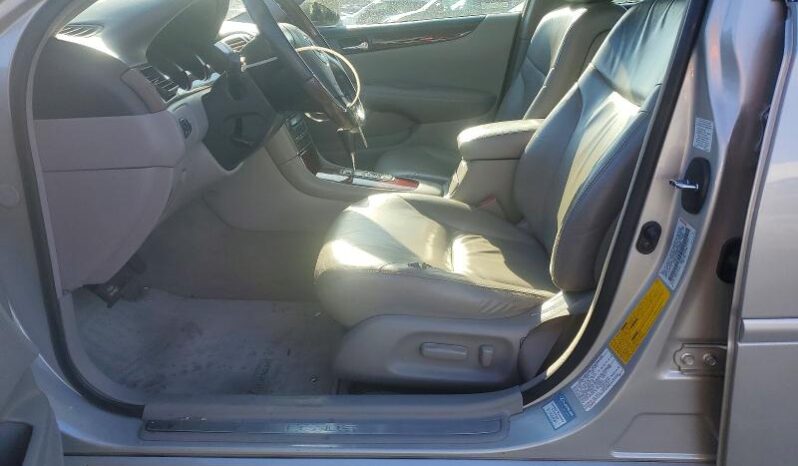 
								2002 Lexus Es 300 full									