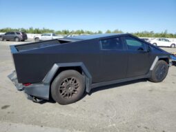 
										2024 Tesla Cybertruck full									