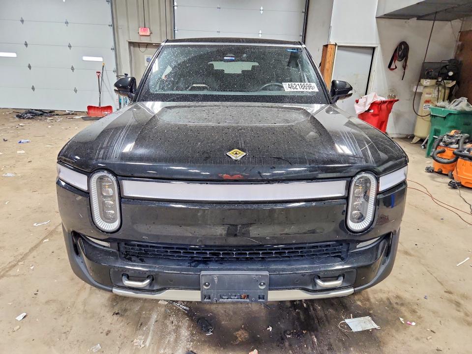 2022 Rivian R1s