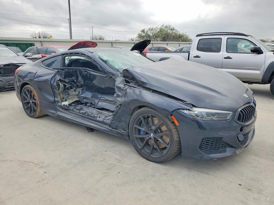 2021 BMW M8