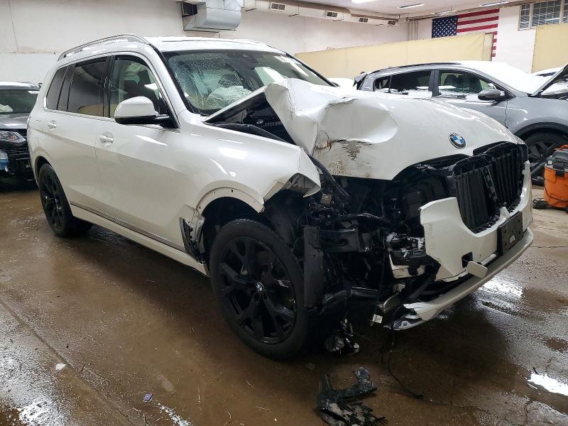2022 BMW X7
