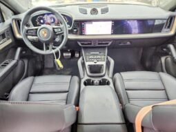 
										2025 Porsche Cayenne full									