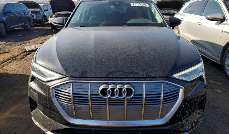 
								2020 Audi E-tron full									