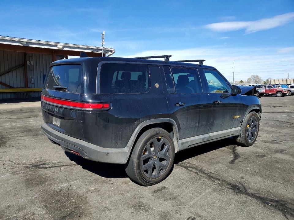 2025 Rivian R1s
