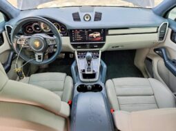 
										2022 Porsche Cayenne full									