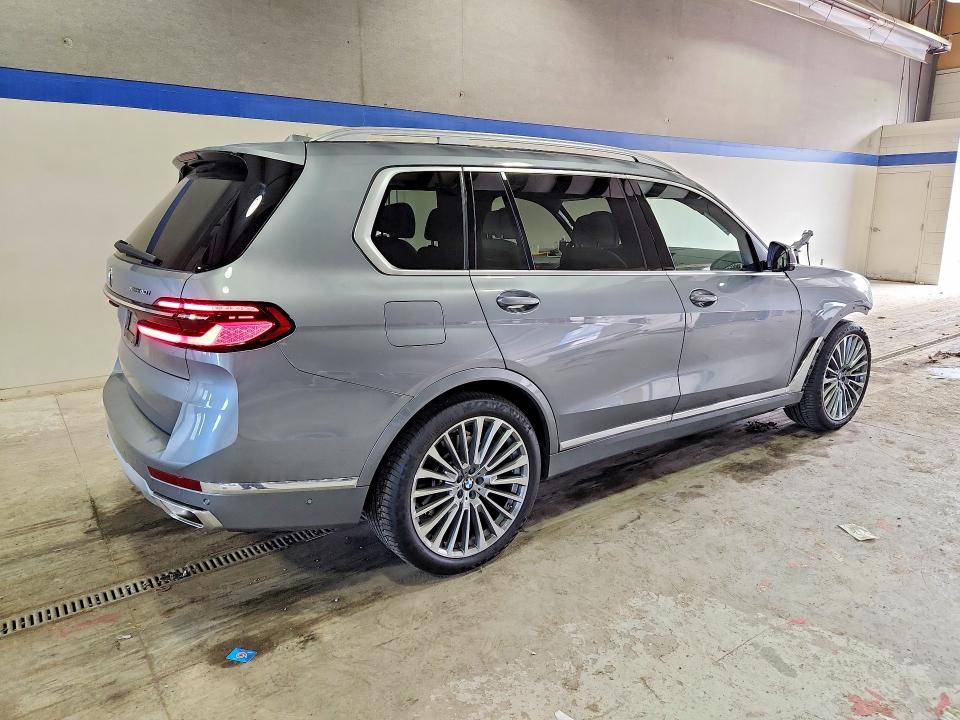 2025 BMW X7