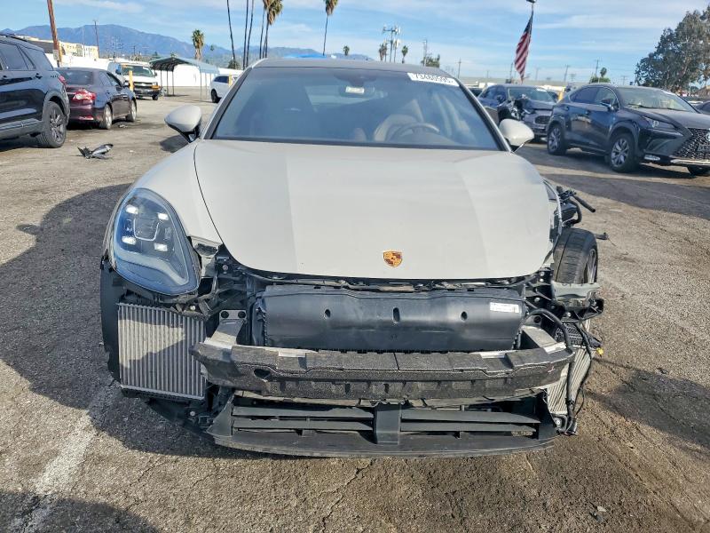 2022 Porsche Panamera