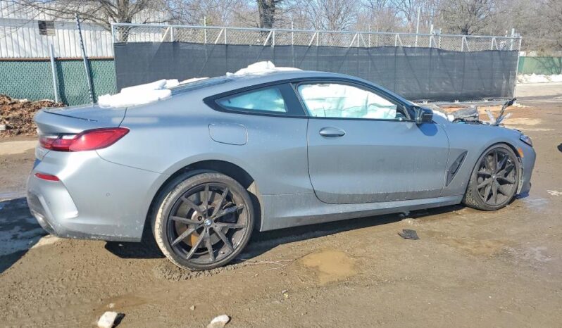 
								2025 BMW M8 full									
