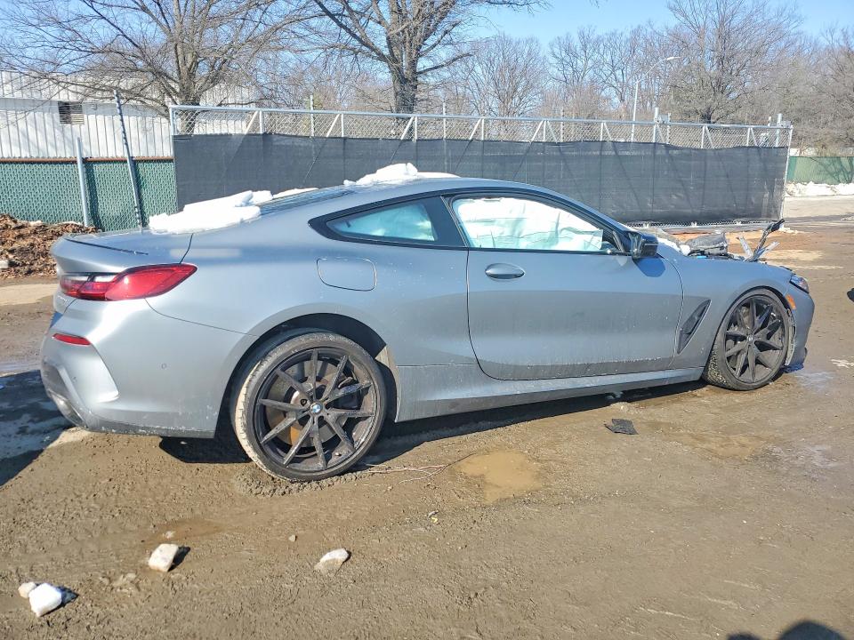 2025 BMW M8