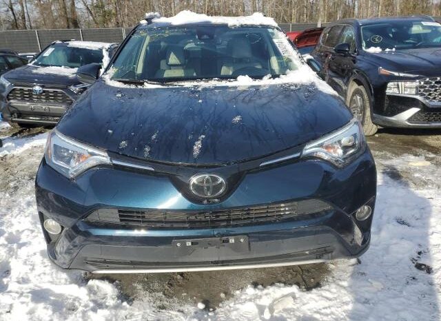 
								2018 Toyota Rav4 full									