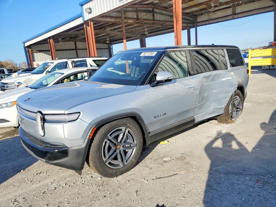 2026 Rivian R1s