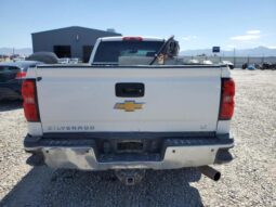 
										2015 Chevrolet Silverado full									