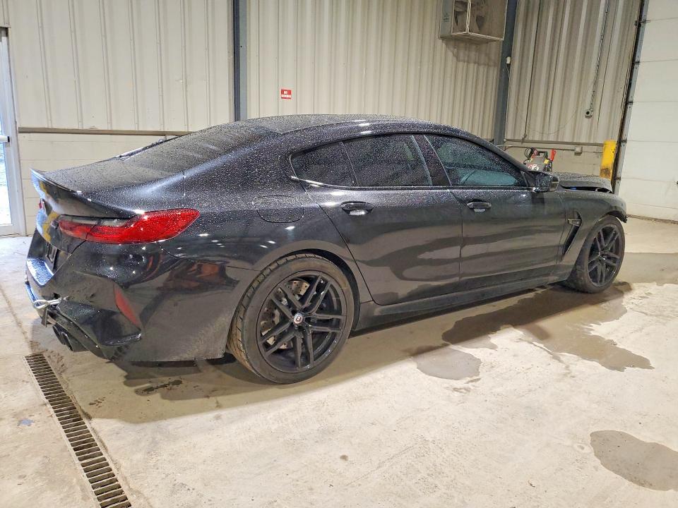 2023 BMW M8