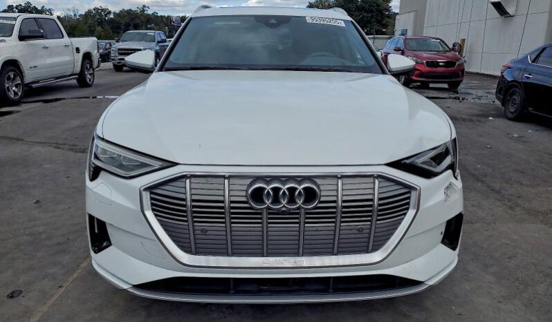 
								2019 Audi E-tron full									