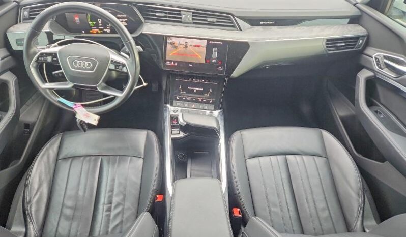 
								2021 Audi E-tron full									