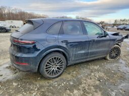 
										2023 Porsche Cayenne full									