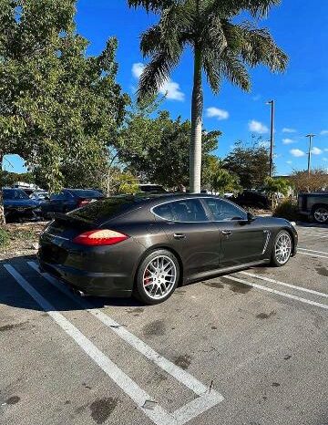 
								2011 Porsche Panamera full									