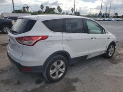 
										2015 Ford Escape se full									