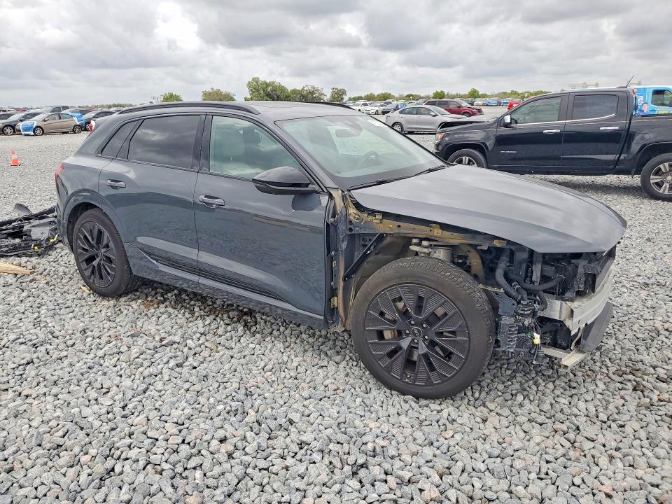 2024 Audi Q8