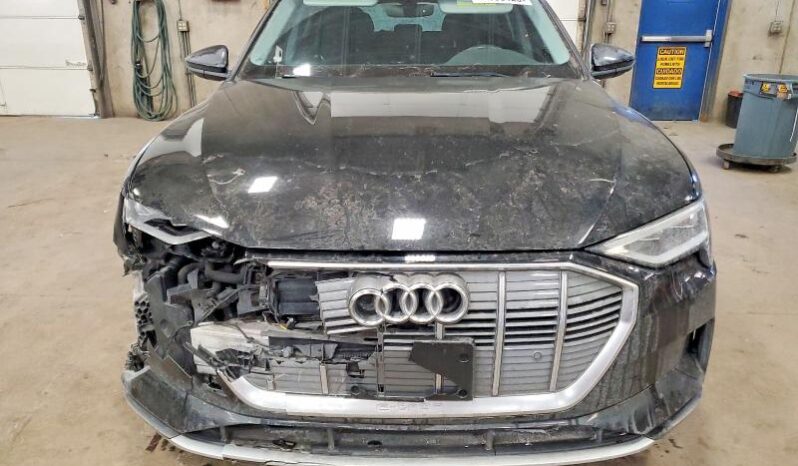 
								2021 Audi E-tron full									