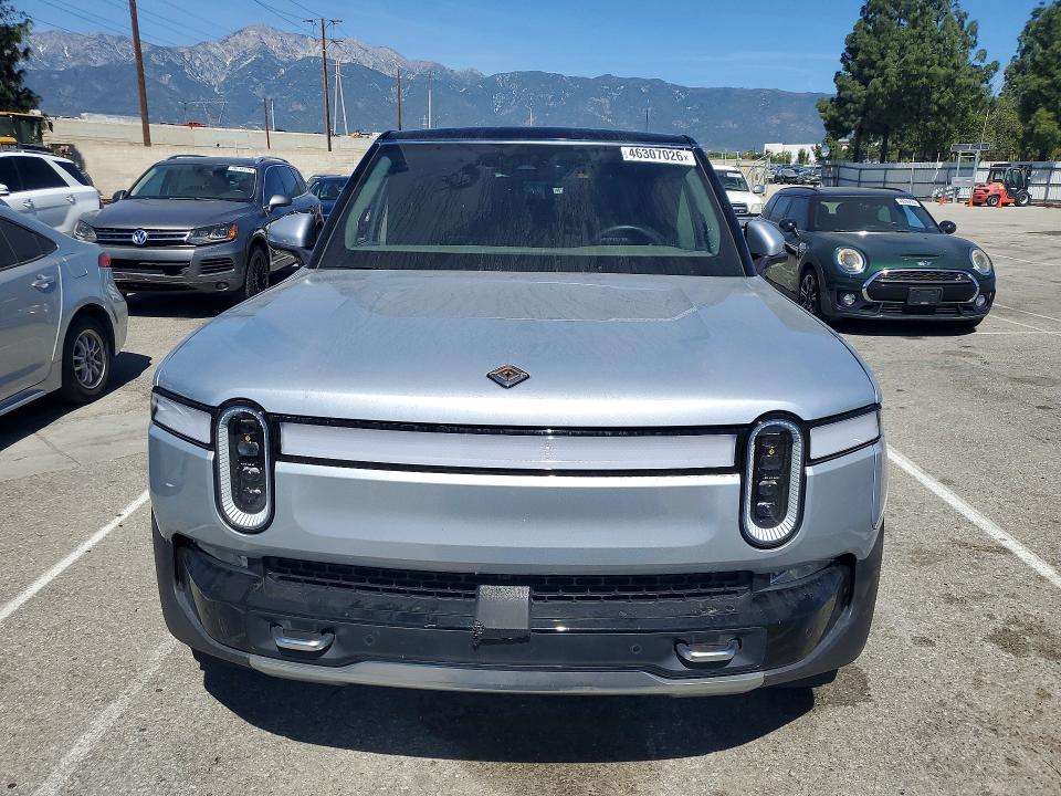 2023 Rivian R1s