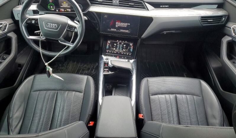 
								2022 Audi E-tron full									