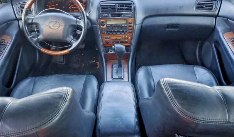 
								2001 Lexus Es 300 full									