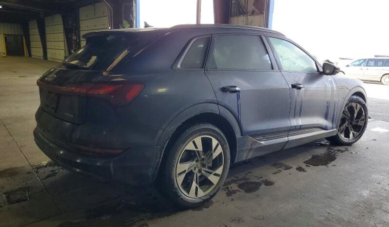 
								2021 Audi E-tron full									