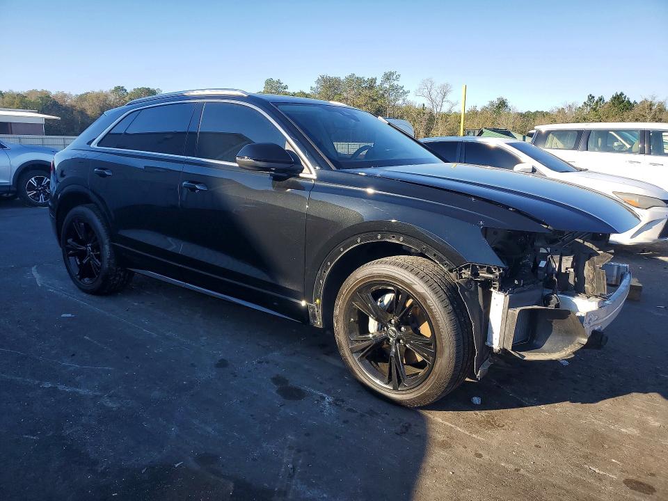 2022 Audi Q8